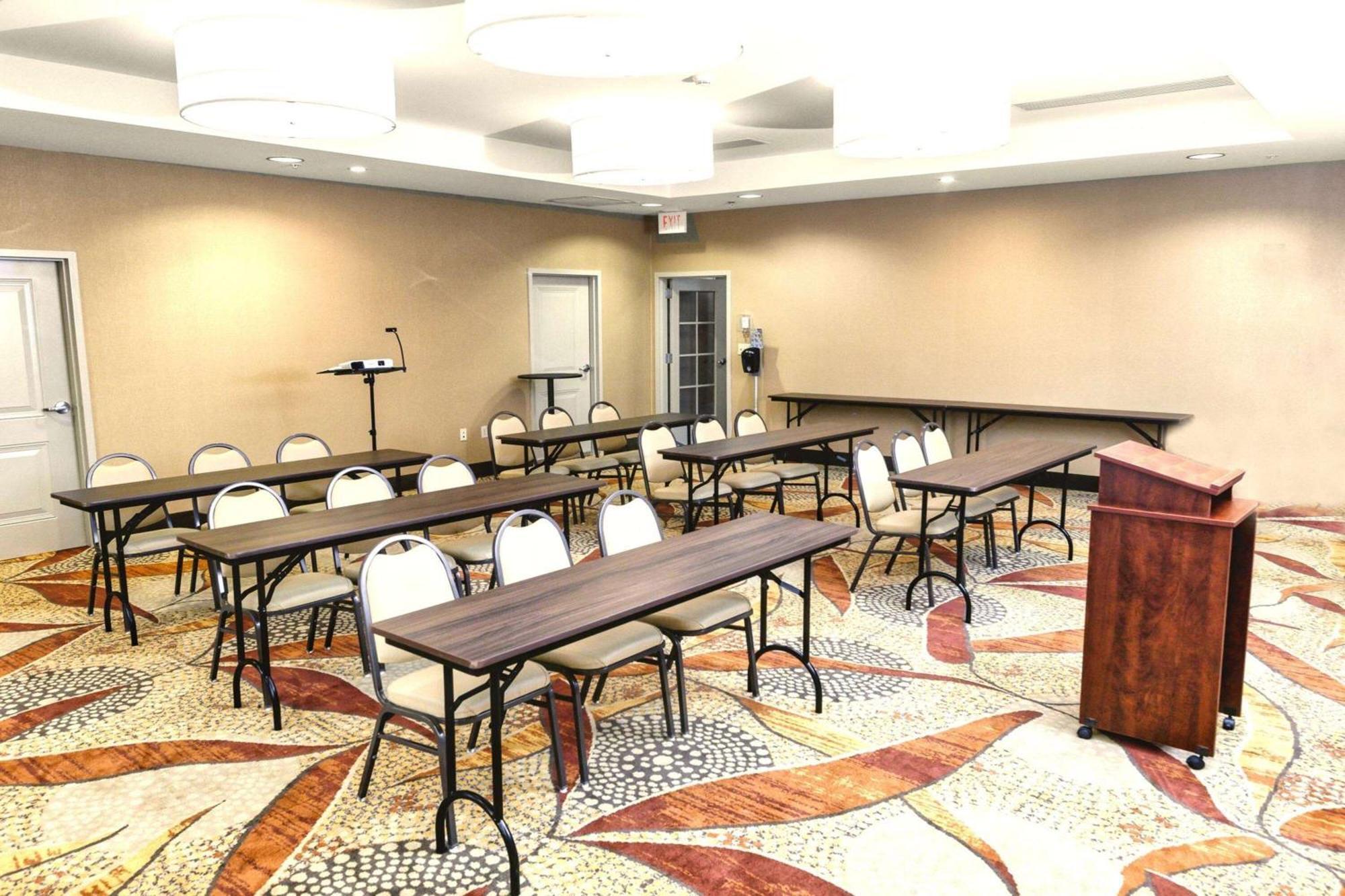 La Quinta By Wyndham Starkville At Msu Exterior photo