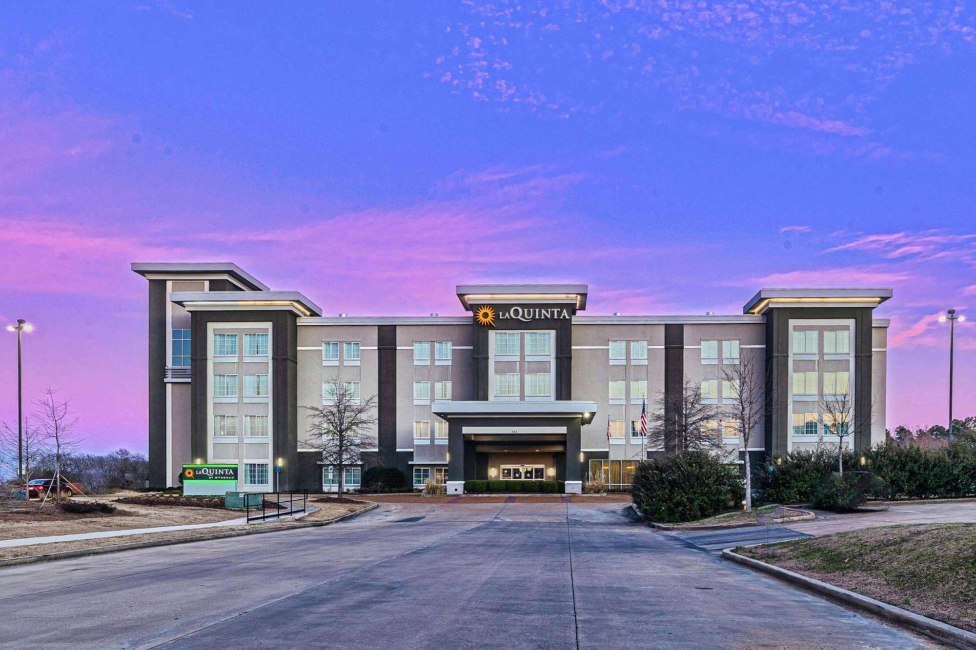 La Quinta By Wyndham Starkville At Msu Exterior photo