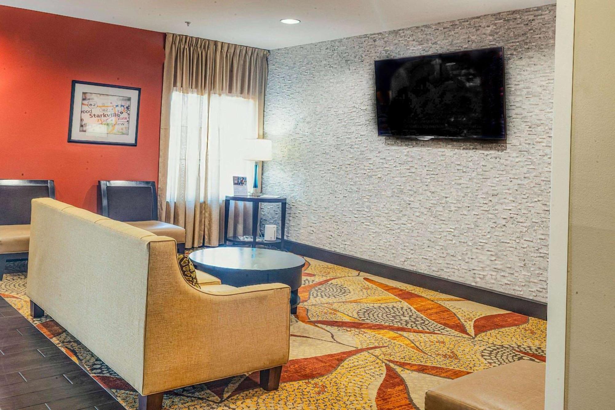 La Quinta By Wyndham Starkville At Msu Exterior photo